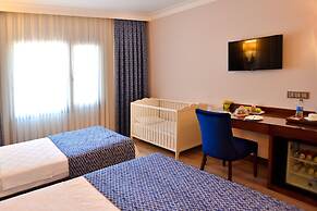 Golden Lake Hotel