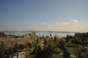 Golden Lake Hotel