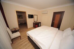 Golden Lake Hotel