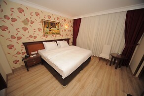 Golden Lake Hotel