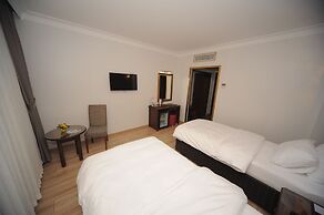 Golden Lake Hotel
