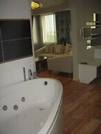 Edis Premier Hotel