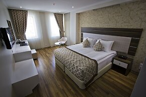 Edis Premier Hotel