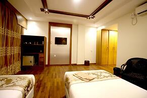 Famous Hotel Bagan