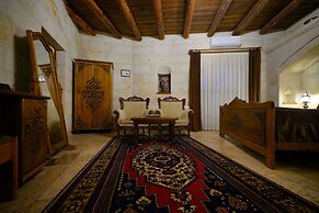 Harman Cave Hotel