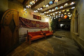 Harman Cave Hotel