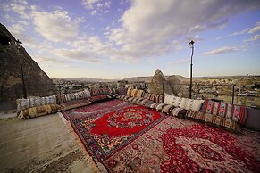 Harman Cave Hotel