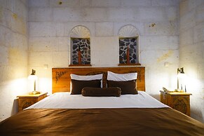 Harman Cave Hotel