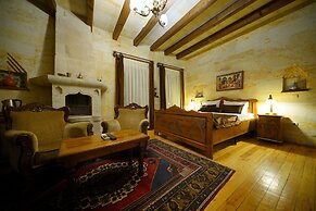 Harman Cave Hotel