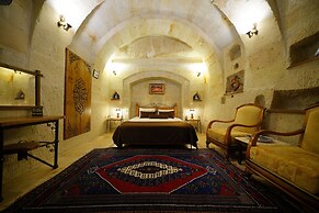 Harman Cave Hotel