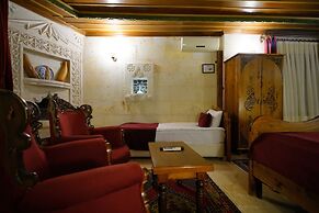 Harman Cave Hotel