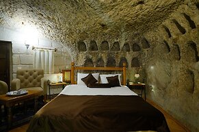 Harman Cave Hotel
