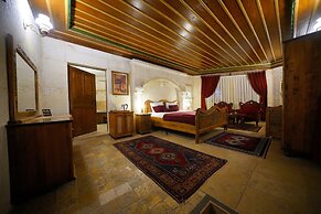 Harman Cave Hotel