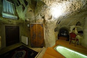 Harman Cave Hotel
