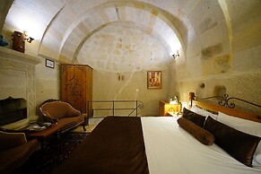 Harman Cave Hotel