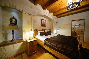 Harman Cave Hotel
