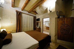 Harman Cave Hotel