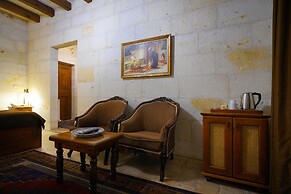 Harman Cave Hotel
