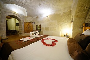 Harman Cave Hotel