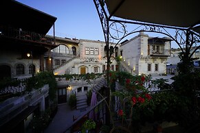 Harman Cave Hotel