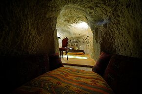Harman Cave Hotel