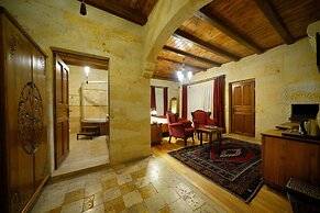 Harman Cave Hotel