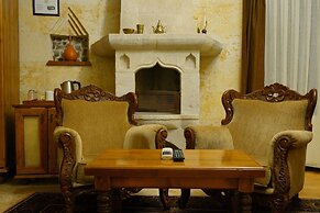 Harman Cave Hotel