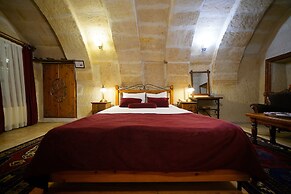 Harman Cave Hotel