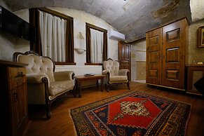 Harman Cave Hotel