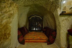 Harman Cave Hotel