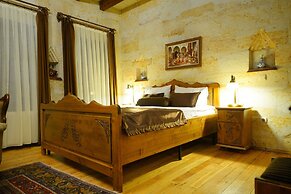 Harman Cave Hotel