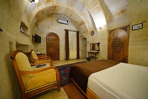 Harman Cave Hotel
