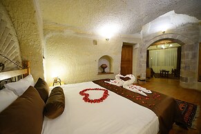 Harman Cave Hotel