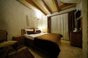 Harman Cave Hotel