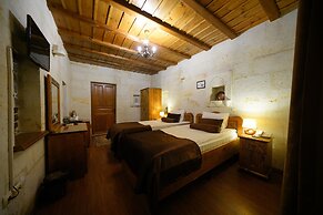 Harman Cave Hotel