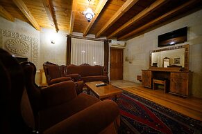 Harman Cave Hotel