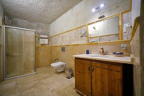 Harman Cave Hotel