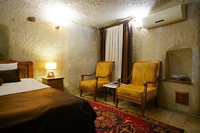 Harman Cave Hotel