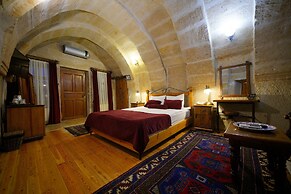 Harman Cave Hotel