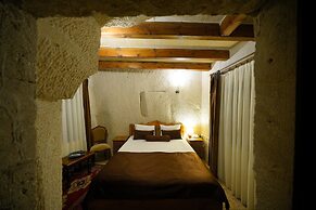 Harman Cave Hotel
