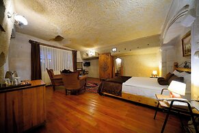 Harman Cave Hotel