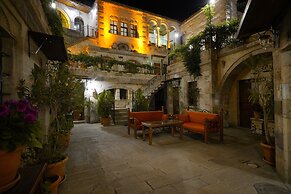 Harman Cave Hotel