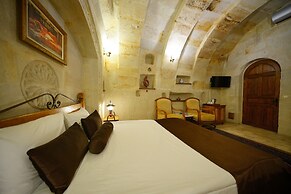 Harman Cave Hotel
