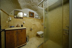 Harman Cave Hotel