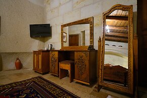 Harman Cave Hotel