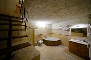 Harman Cave Hotel