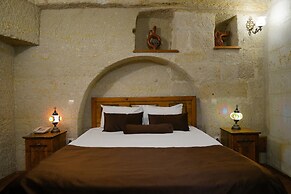 Harman Cave Hotel