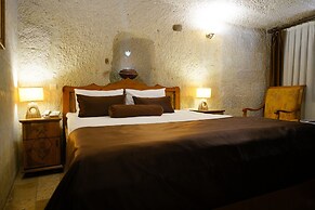 Harman Cave Hotel