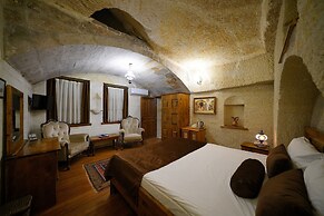 Harman Cave Hotel