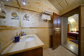 Harman Cave Hotel